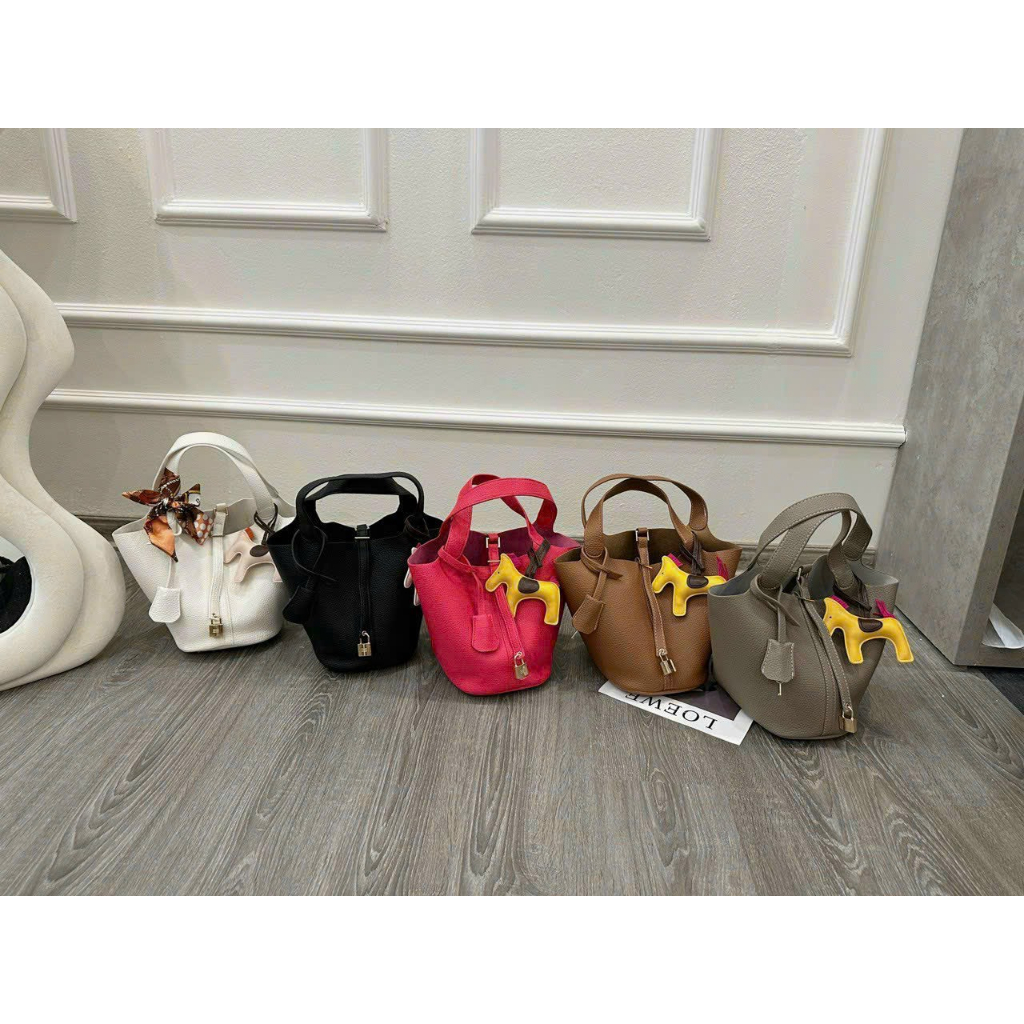 Túi đeo chéo xách 2in1 tay tăng kèm ô khóa móc gấu khăn lụa