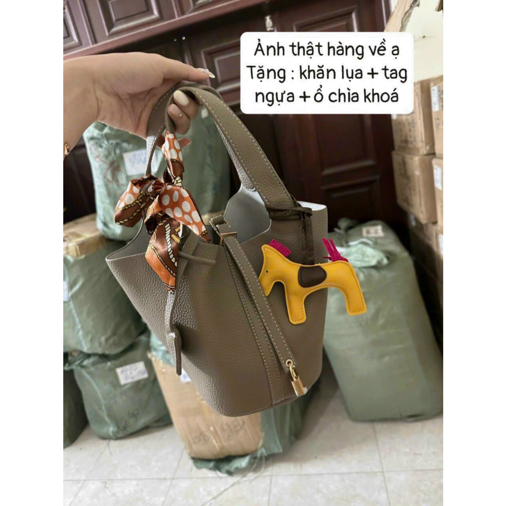 Túi đeo chéo xách 2in1 tay tăng kèm ô khóa móc gấu khăn lụa