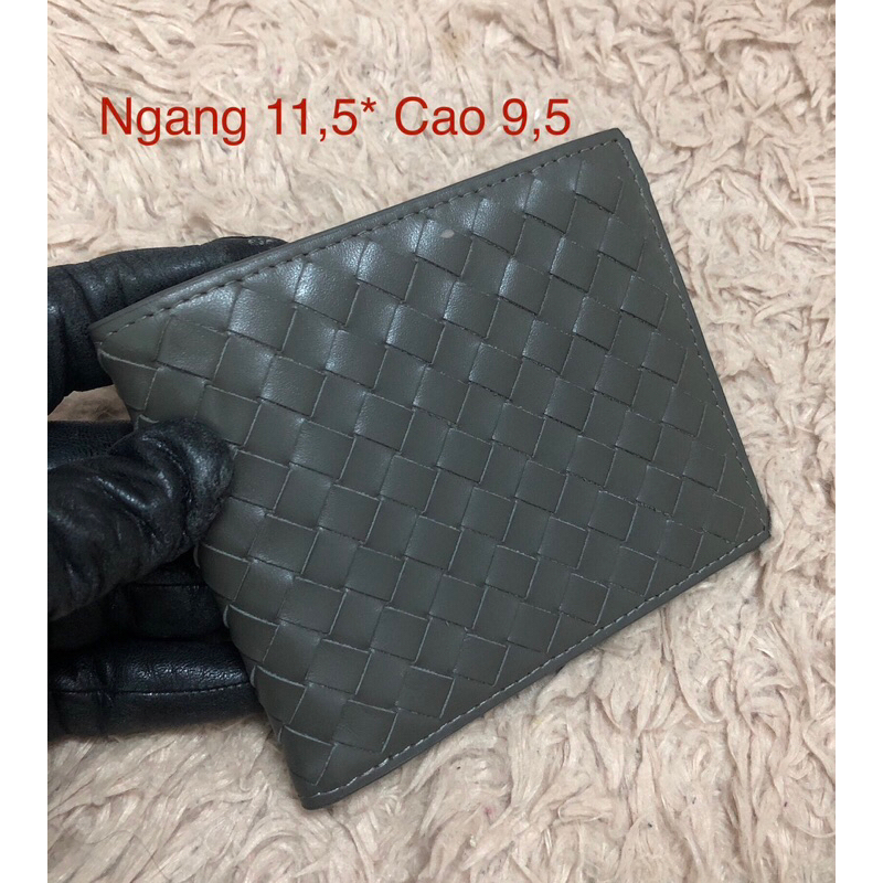 Ví khách gửi thanh lý . Ví qua sử dụng. Khách vui lòng xem hình nếu muốn biế t thêm thông tin sản phẩm mời khách vô chat