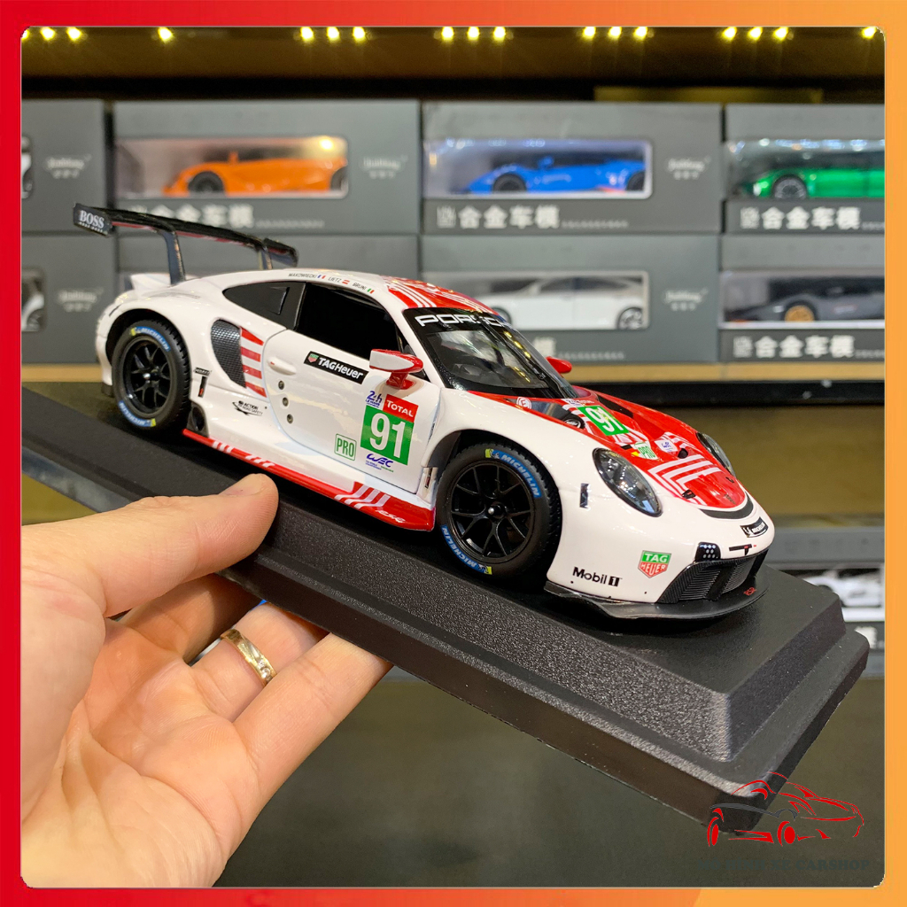 Mô hình xe Porsche 911 RSR LM 2020 tỉ lệ 1:24 Bburago
