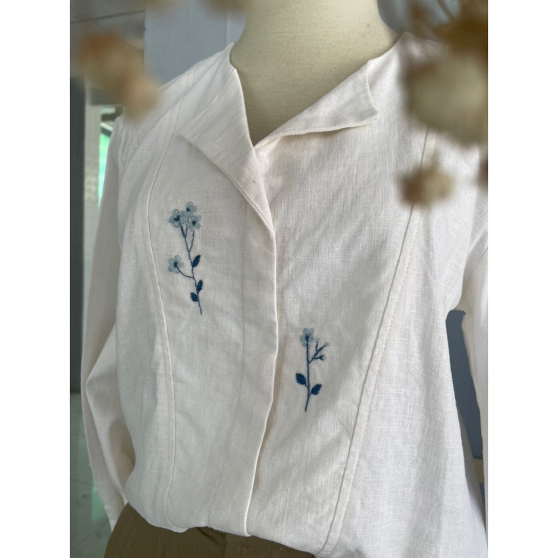 Áo linen thêu tay