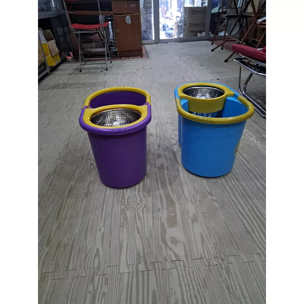 THÙNG LAU NHÀ 360 ĐỘ TRÒN HƯNG HUÊ KHÔNG KÈM CÂY LAU.