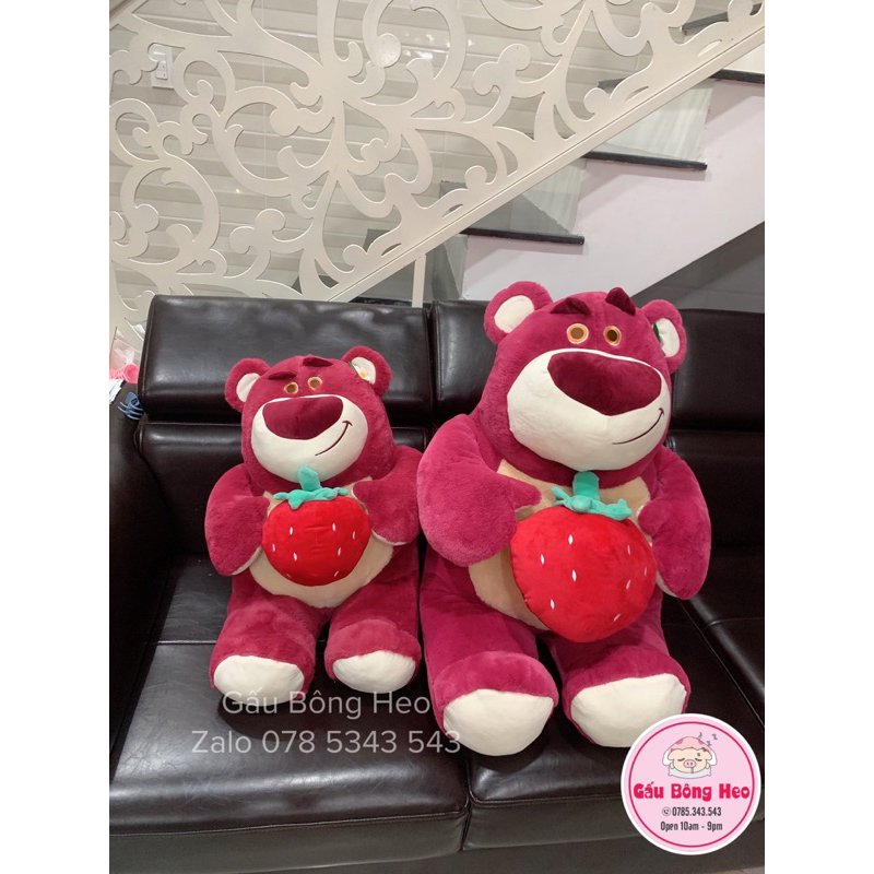Gấu Bông Lotso ôm trái dâu