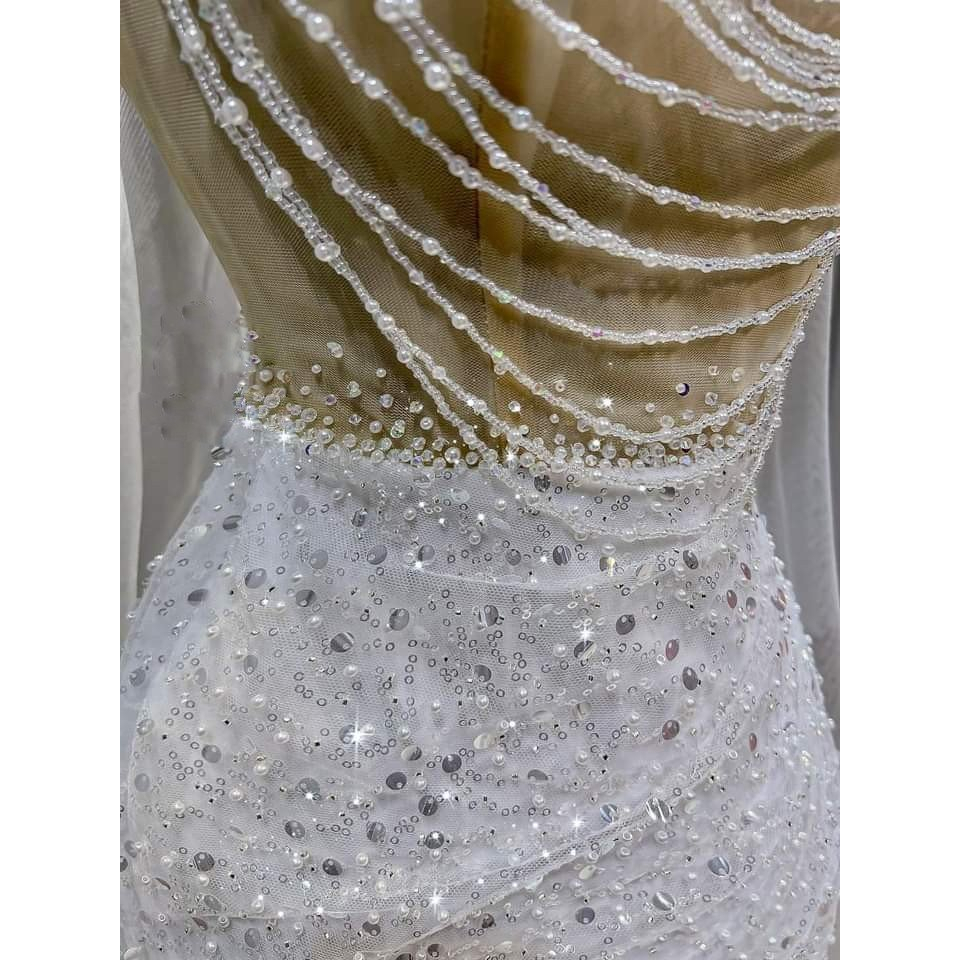 Váy cưới, váy lễ đường kiểu dáng nhẹ nhàng như nàng hậu đáng yêu .