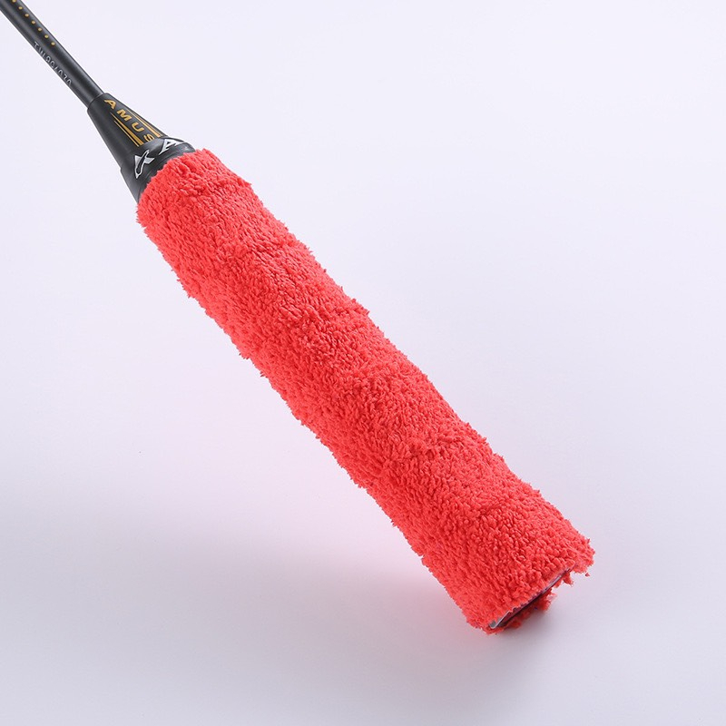 Quấn cán vải cầu lông Kamusi có sẵn lớp dính tiện lợi không phải cắt, tiện lợi , bám tay , êm ái ,thấm út mồ hôi
