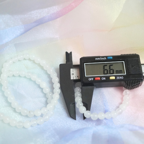 VÒNG TAY ĐÁ WHITE JADE trong trẻo