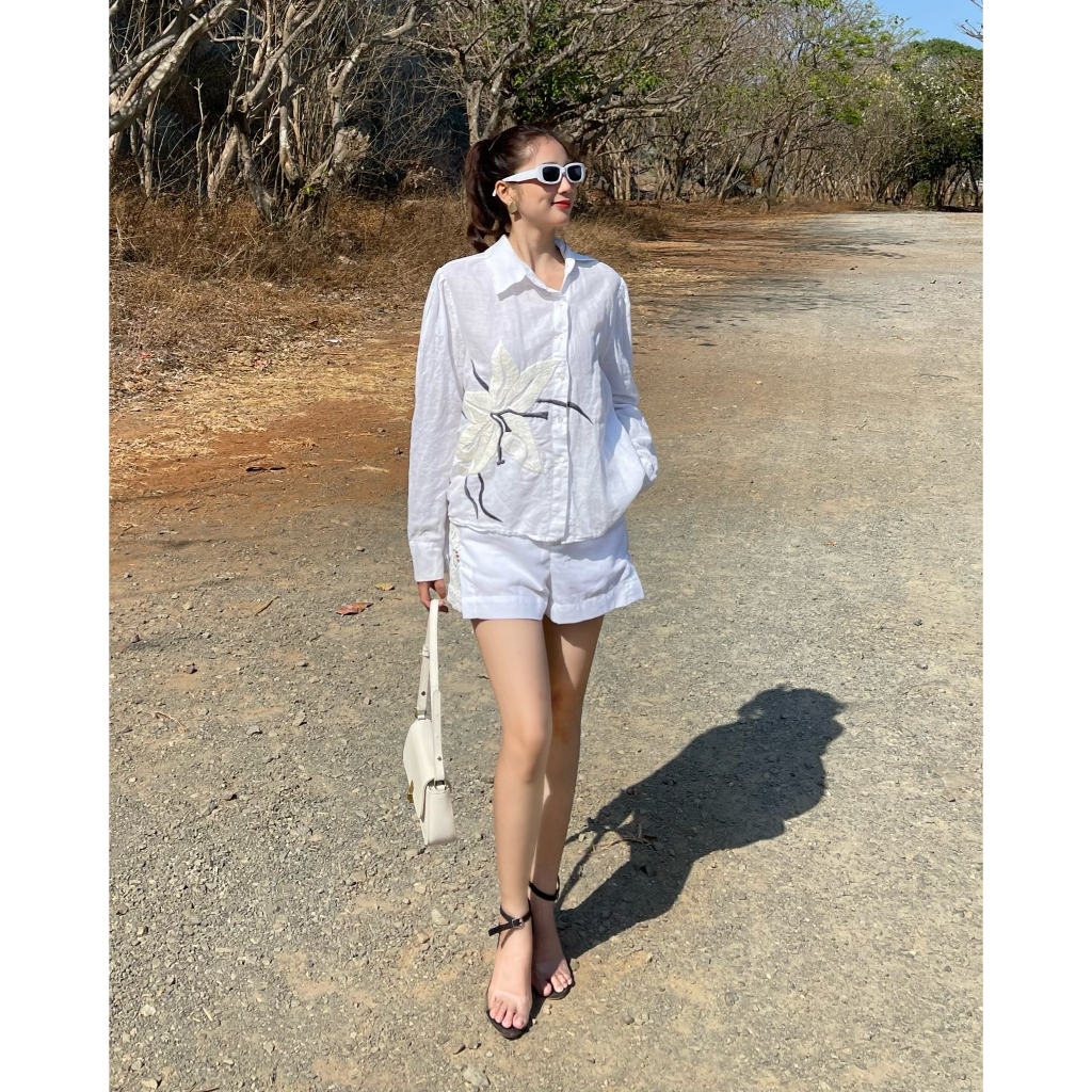 Evie Áo sơmi Trắng _ Linen _ Thêu hoa trắng lớn