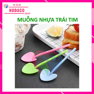 Muỗng nhựa trái tim nudaco màu ngẫu nhiên