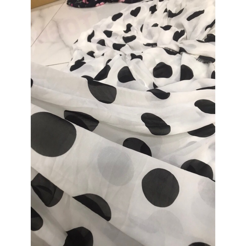 vải voan chiffon chấm bi to mềm mịn rũ mỏng nhẹ bay (khổ 1m5)may đầm maxi ,áo kiểu .. thời trang .