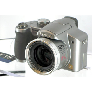 Máy ảnh Panasonic Lumix FZ8