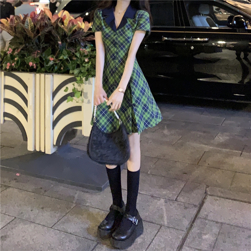 Đầm dáng chữ A cổ chữ V ôm eo phong cách Hàn Quốc, Váy ngắn tay họa tiết kẻ sọc màu xanh lá thời trang- VN011