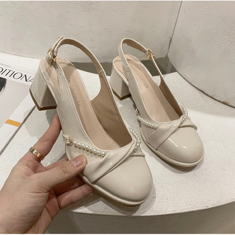 Giày cao gót đế vuông mũi tròn đính ngọc cài quai tiện lợi phong cách tiểu thư thời trang 2023 dành cho nữ