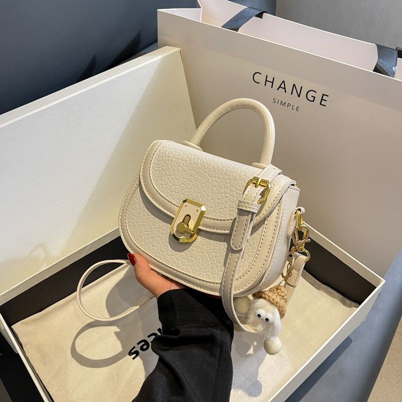 Túi đeo chéo dáng tròn siêu cute Butterfly