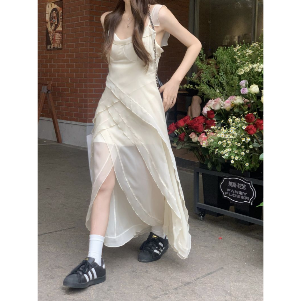 Váy hai dây xẻ tà nhìu lớp
