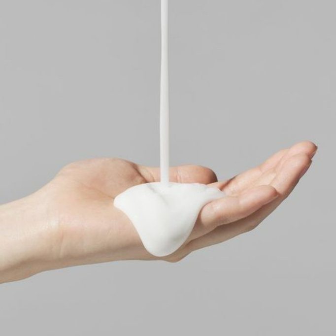 Sữa Tắm Dưỡng Trắng Mịn Da Hương Hoa Hồng Cow Milky Body Soap Chiết Xuất Sữa Bò Tươi