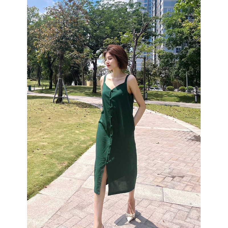 Đầm hai dây linen gài nút trước