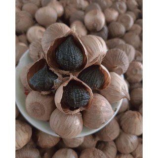 Tỏi đen cô đơn loại 1. đều củ ngọt,dẻo.