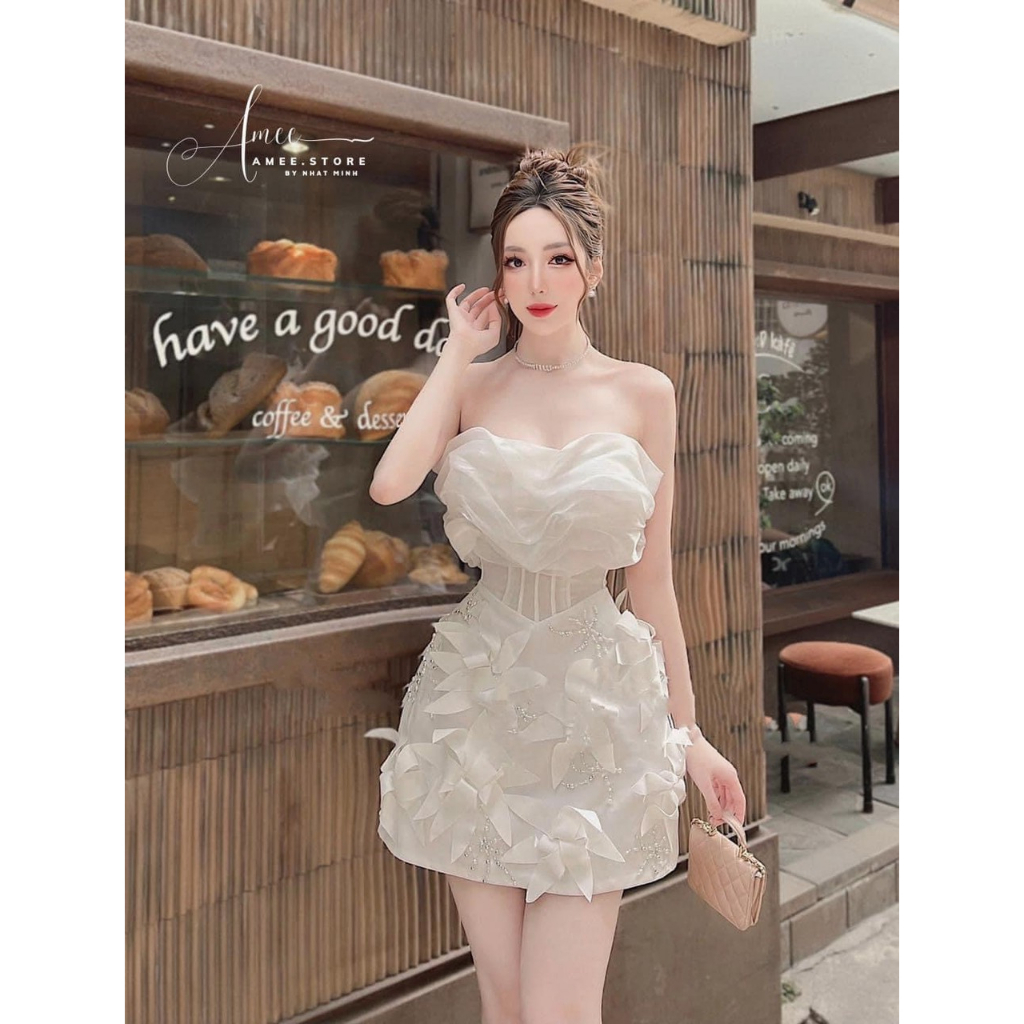 Đầm phối bèo . Có 1 màu. KÈm hình chụp thật 100%. SIze dưới 54kg vừa. ĐƠn giản mà đẹp. Mua nhanh kẻo hết nha