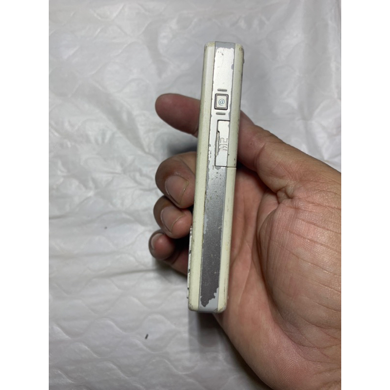 Điện thoại sony M600 gì đó hiếm