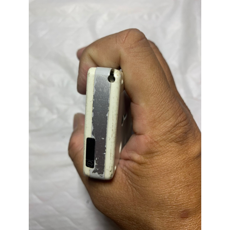 Điện thoại sony M600 gì đó hiếm