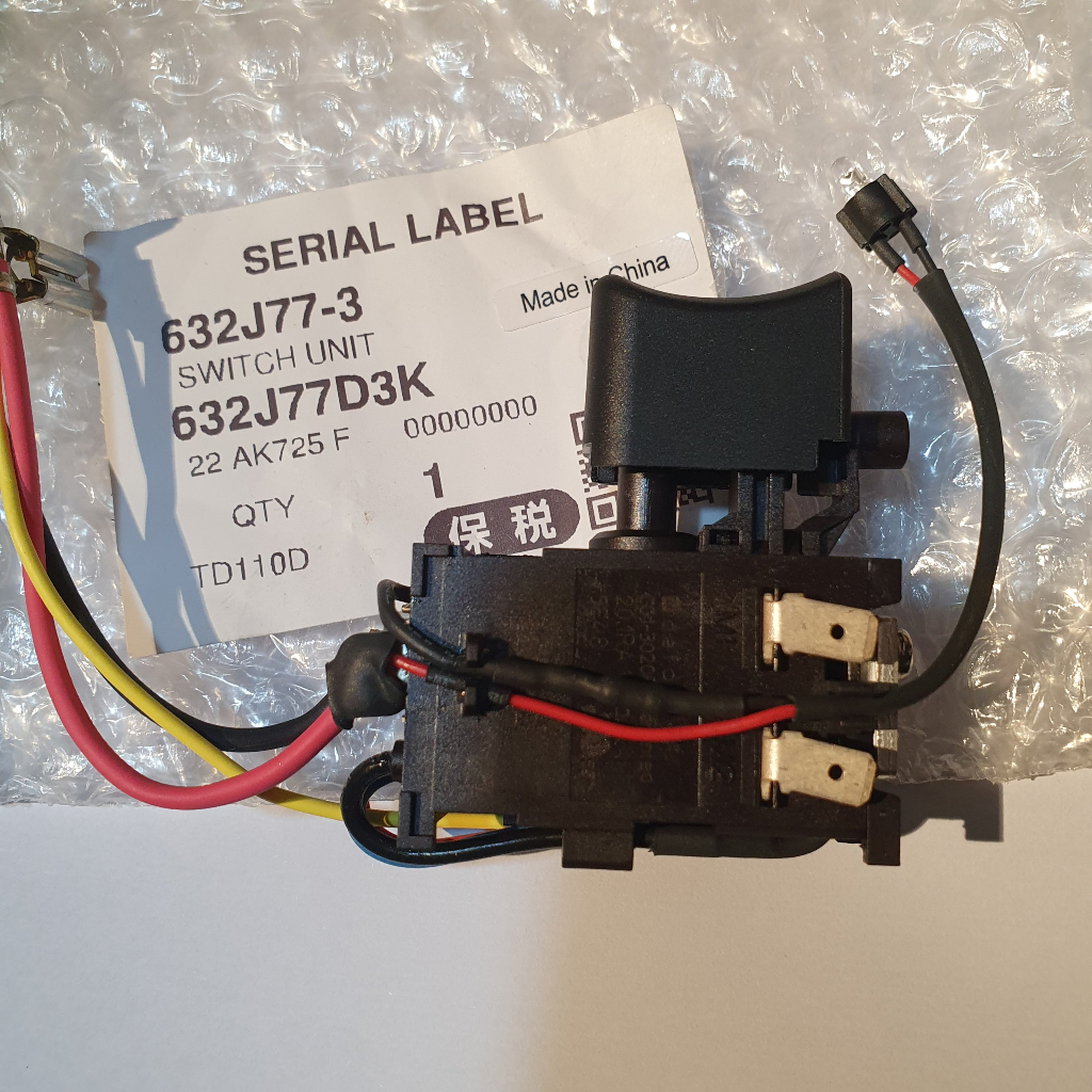 Công tắc DF031D/ TD110D/ DF333D/ DF033D/ HP333D Makita 632J77-3