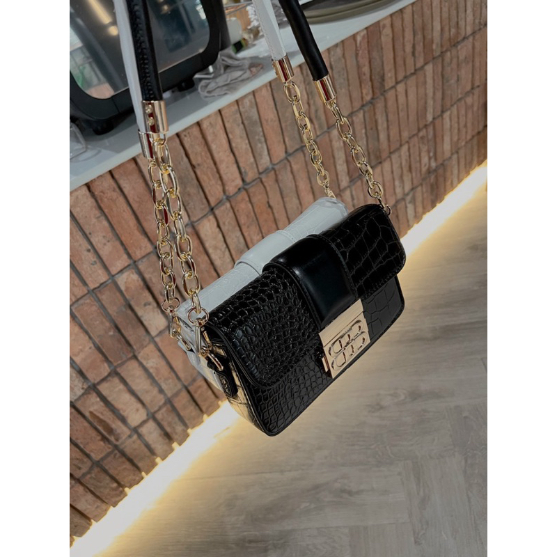 Túi đeo vai da rắn khoá đồng sịn sò siêu đẹp