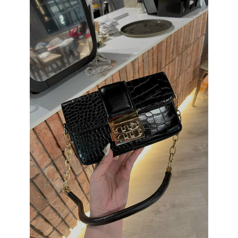 Túi đeo vai da rắn khoá đồng sịn sò siêu đẹp