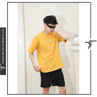 Áo thun cổ tròn nam nữ Never Give Up TL màu vàng - Áo unisex local brand - AT05