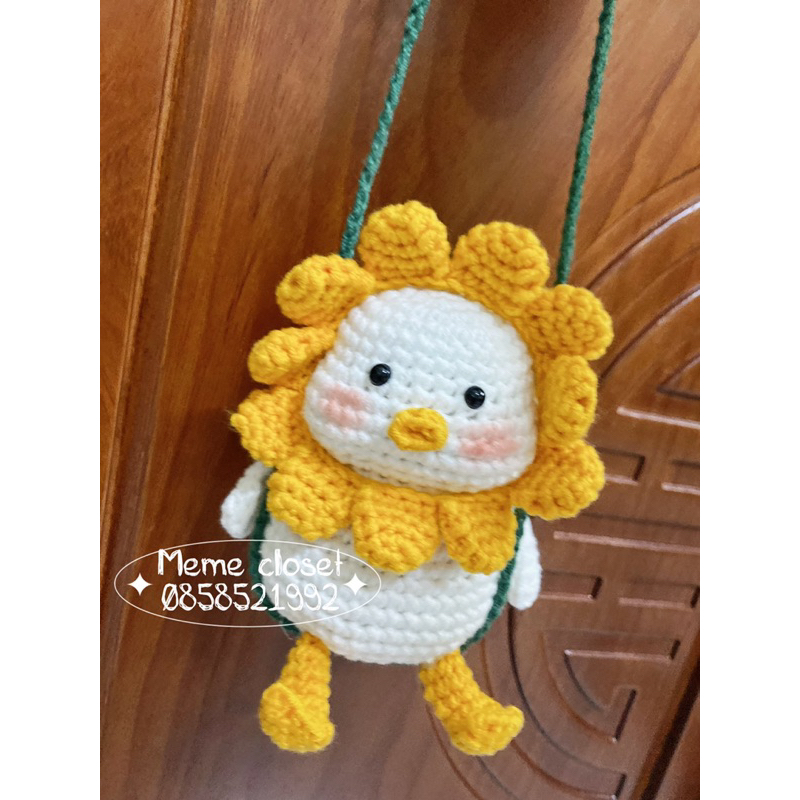 Vịt hoa len móc chìa khoá treo ô tô , balo , quà tặng couple