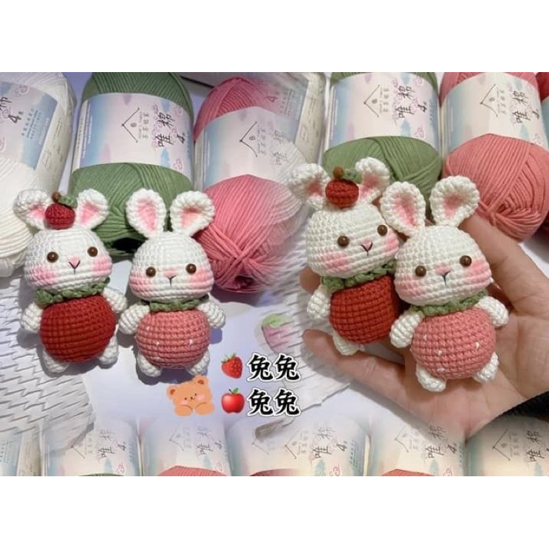 thỏ dâu tây handmade bằng len