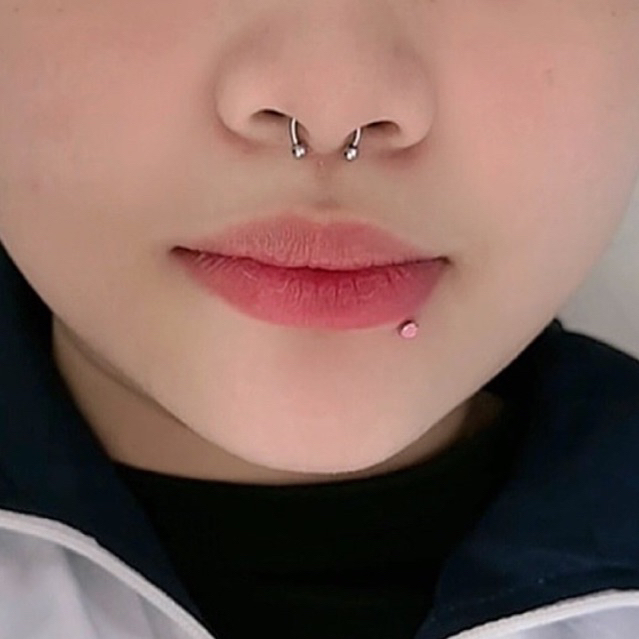 Khuyên Chữ U Đeo Được Nhiều Vị Trí