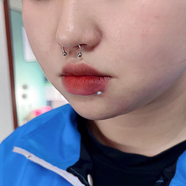 Khuyên Chữ U Đeo Được Nhiều Vị Trí