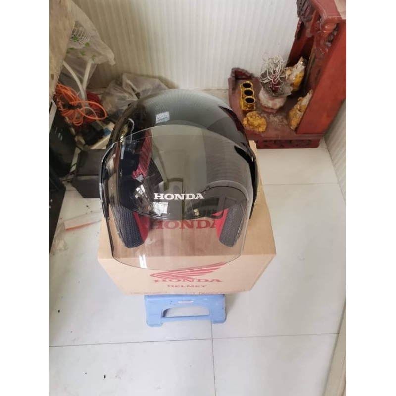 Nón mũ 3/4 mẫu siêu phẩm. hàng nhập khẩu theo xe indonesia sản xuất. có xước nhẹ.