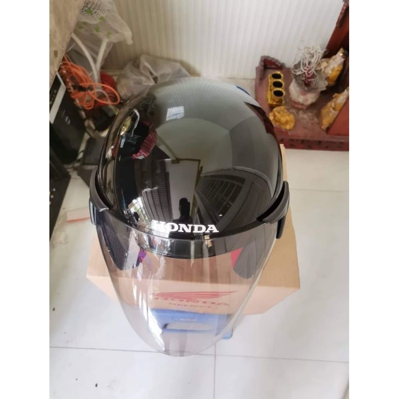 Nón mũ 3/4 mẫu siêu phẩm. hàng nhập khẩu theo xe indonesia sản xuất. có xước nhẹ.