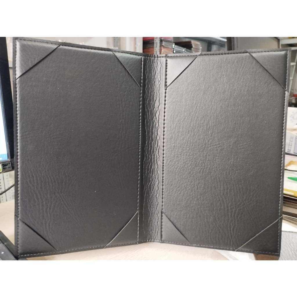 Menu bìa da PVC loại 1 cao cấp kích thước 16x26 cài góc