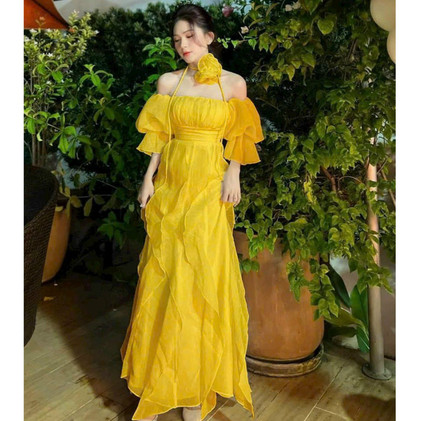 Đầm maxi trễ vai kèm hoa duyên dáng, quyến dũ cho nàng đi chơi, đi biển