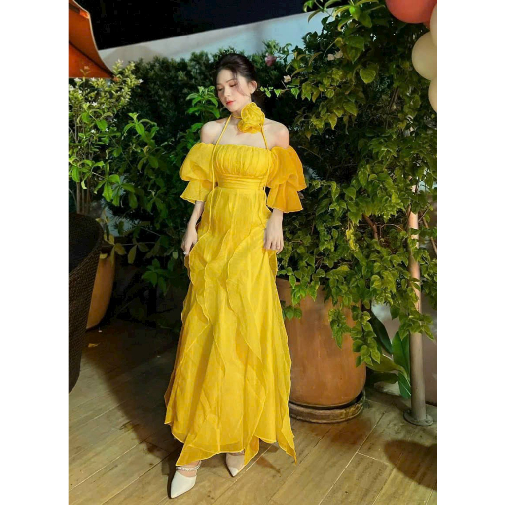 Đầm maxi trễ vai kèm hoa duyên dáng, quyến dũ cho nàng đi chơi, đi biển