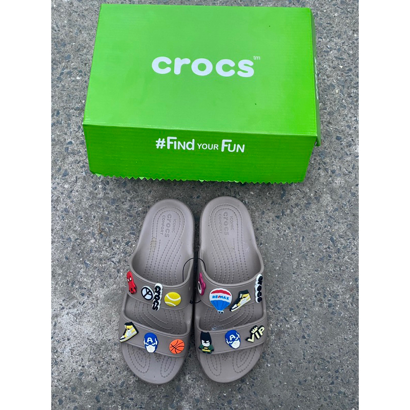 CROCS QUAI NGANG MÀU NÂU ĐÃ XỬ LÝ LỖI _ TẶNG KÈM JB