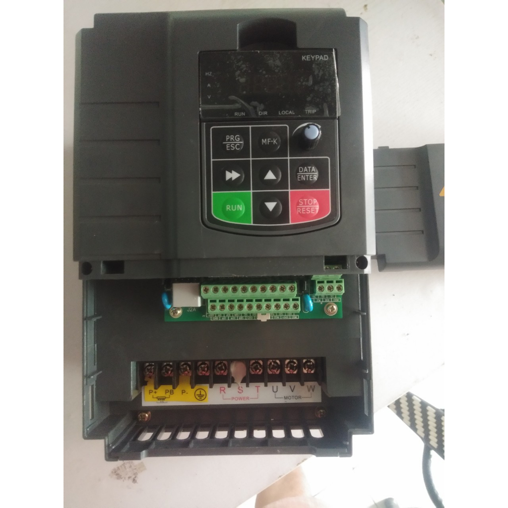 BIẾN TẦN VÀO 1 PHA 220V  RA 3 PHA 380V