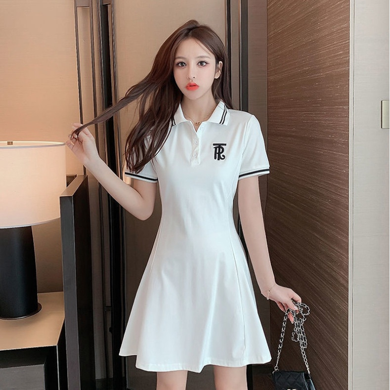 Đầm polo nữ dáng xòe V066 in chữ RT cộc tay với 2 màu đen trắng freesize form dưới 60kg mặc đẹp