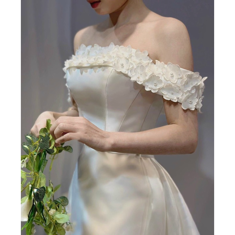 Đầm body mặc cưới TRIPBLE T DRESS đuôi cá tùng rời bẹt vai kết bông hoa - size S/M/L - MS288Y