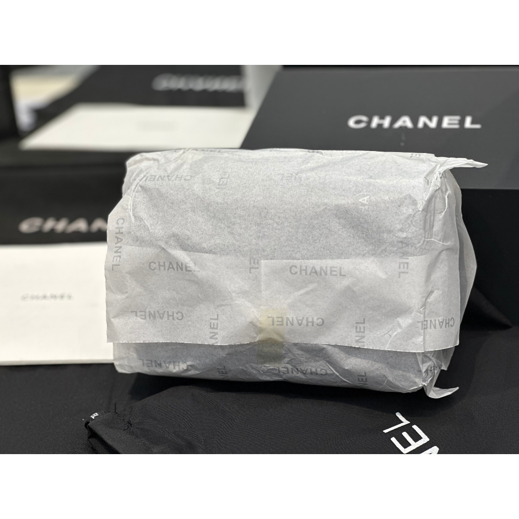 Túi chan flap mini 7 charm da hạt caviar size 19 Fullbox vip nam châm, bọc nguyên seal, túi đóng gói đẹp đầy đù phụ kiện