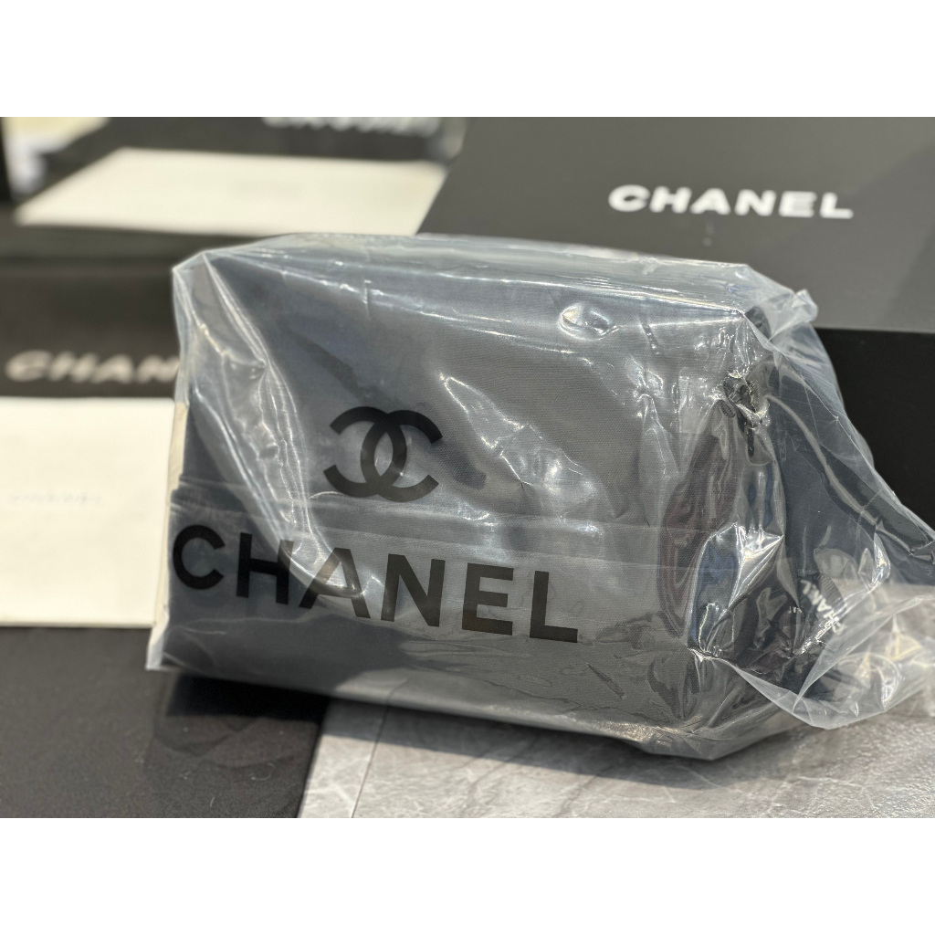 Túi chan flap mini 7 charm da hạt caviar size 19 Fullbox vip nam châm, bọc nguyên seal, túi đóng gói đẹp đầy đù phụ kiện