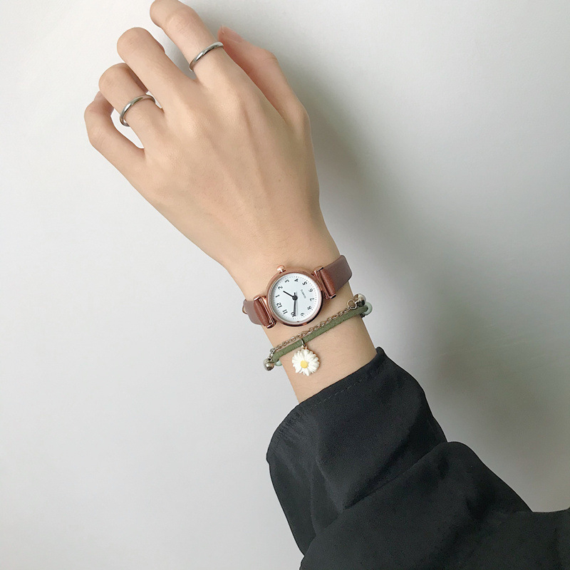 Đồng hồ nữ QUARTZ dây da mảnh đơn giản nhỏ gọn phong cách cổ điển vintagee phù hợp mọi lứa tuổi | BigBuy360 - bigbuy360.vn