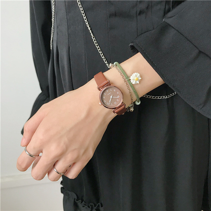 Đồng hồ nữ QUARTZ dây da mảnh đơn giản nhỏ gọn phong cách cổ điển vintagee phù hợp mọi lứa tuổi | BigBuy360 - bigbuy360.vn