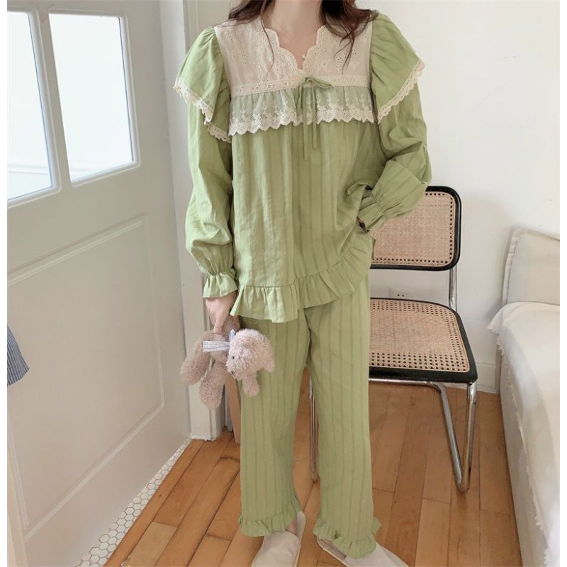 Bộ tiểu thư mặc nhà phong cách phương tây cổ điển xinh xắn. đẹp xuất sắc từng đường kim mũi chỉ đến thiết kế luôn nha 😤