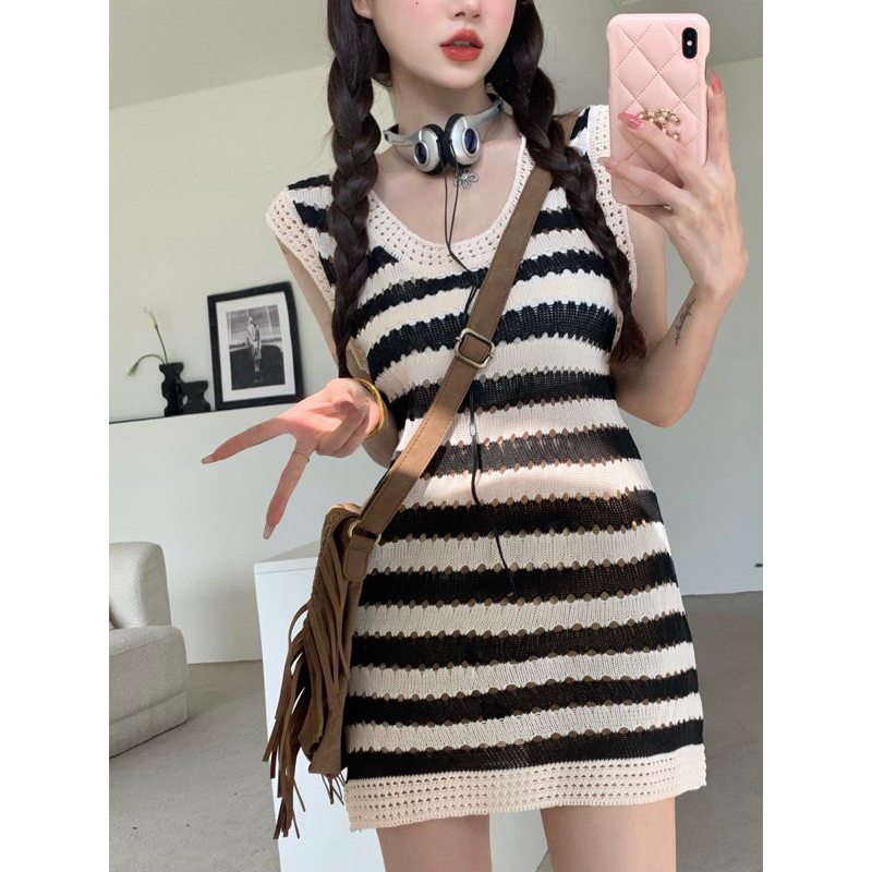 Đầm dệt kim sát nách kẻ sọc phong cách cá tính thời trang cho nữ Đầm len không tay dáng rộng họa tiết kẻ sọc thời trang