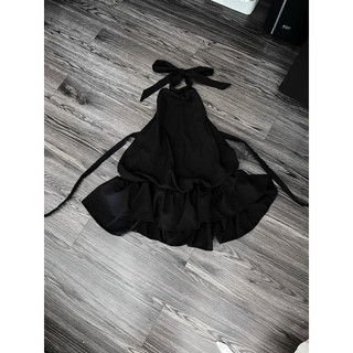 Đầm babydoll cổ yếm hở lưng