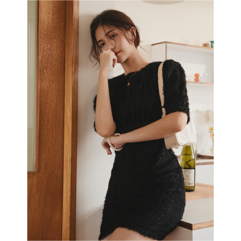 VÁY LÔNG VŨ CỔ TRÒN NGẮN TAY AIR SPACE SIZE S