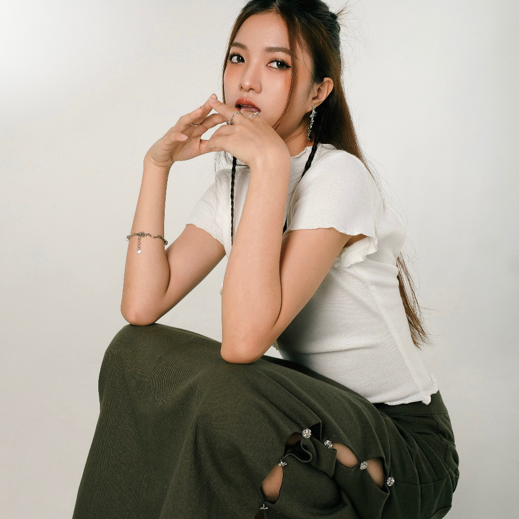 Áo thun baby tee cuốn biên INTO.EIGHT thiết kế